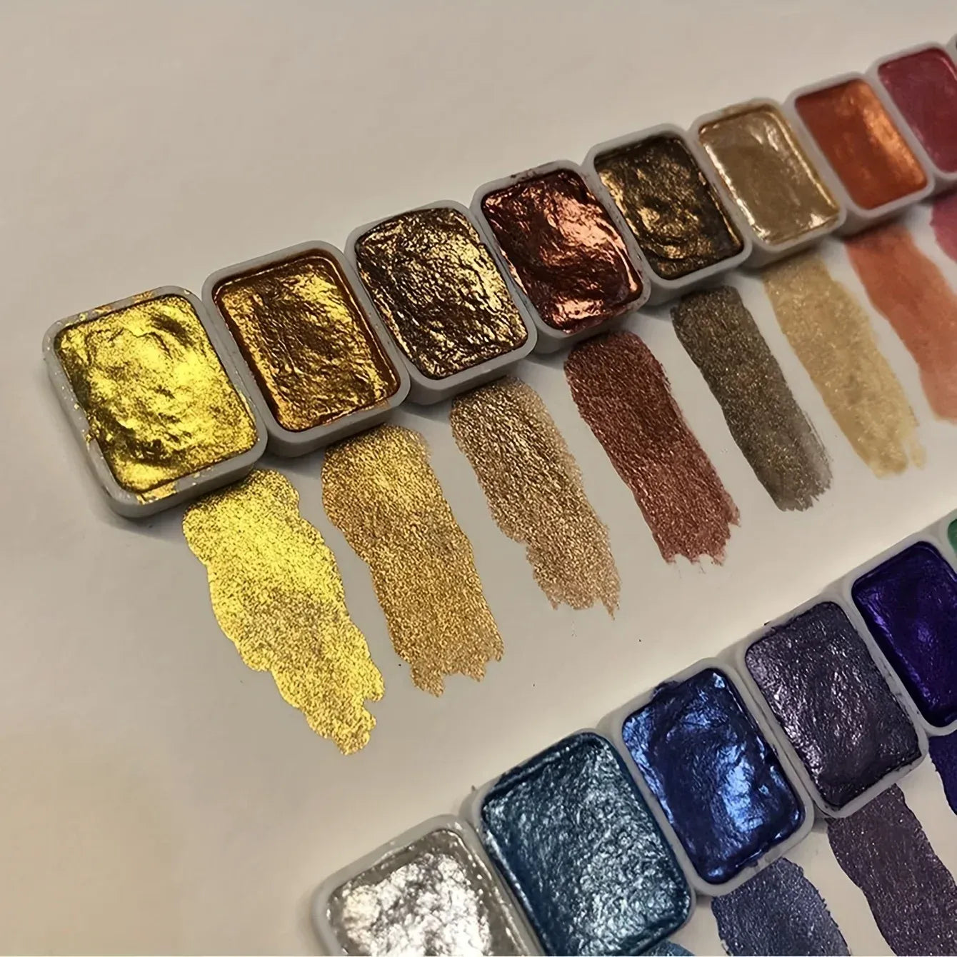 Pearlescent watercolor – Intense brilliance and radiant shades