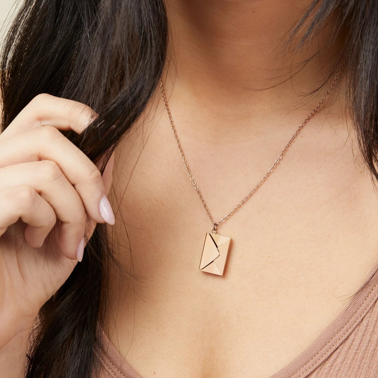 LoveNote™ - Symbolises the act of exchanging love
