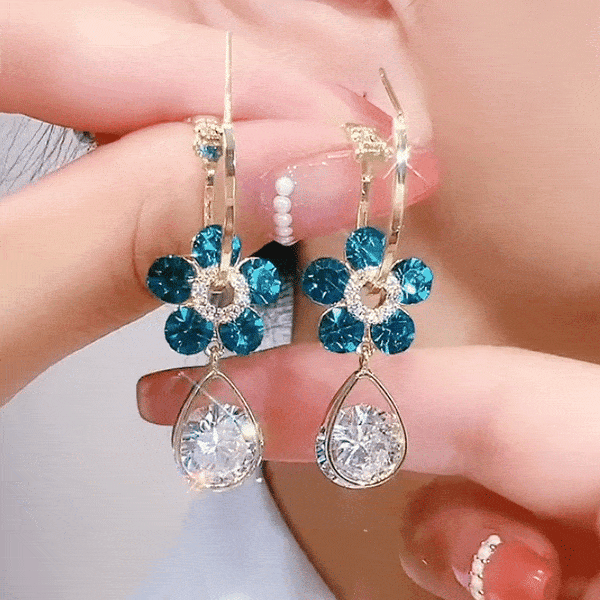 BlossomGlam™ flower crystal earrings - for the glamour that enriches your life