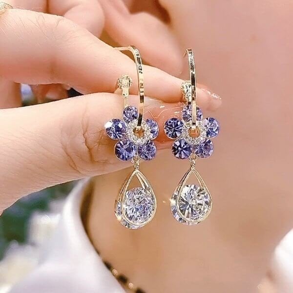 BlossomGlam™ flower crystal earrings - for the glamour that enriches your life