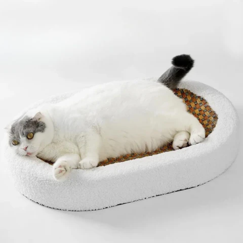 50% off | Cat Scratch Lounge™ - Plush cat bed with scratchable surface