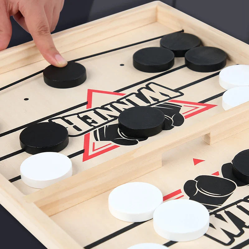 Two-player bouncing wooden chess game Interactive parent-child game Puzzle game on the desktop