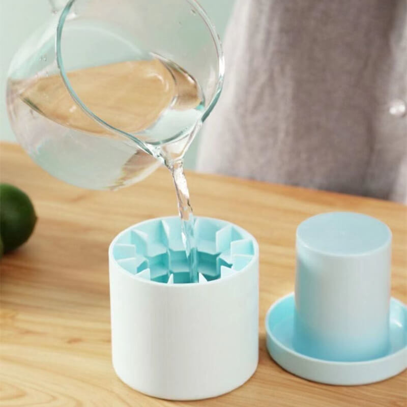 1+1 FREE | FrozenIce™ - Portable Silicone Ice Cube Maker with Lid