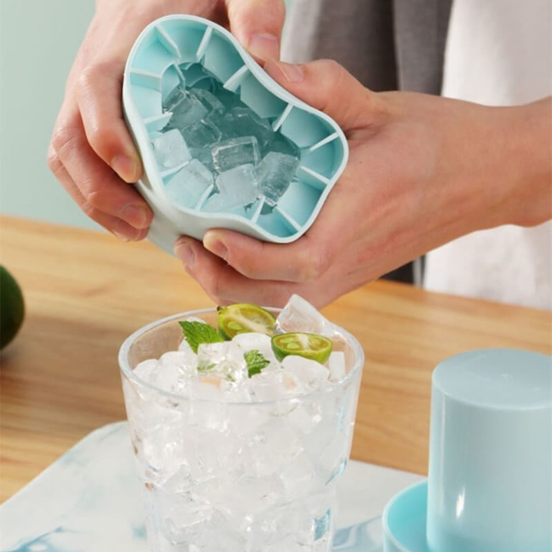 1+1 FREE | FrozenIce™ - Portable Silicone Ice Cube Maker with Lid
