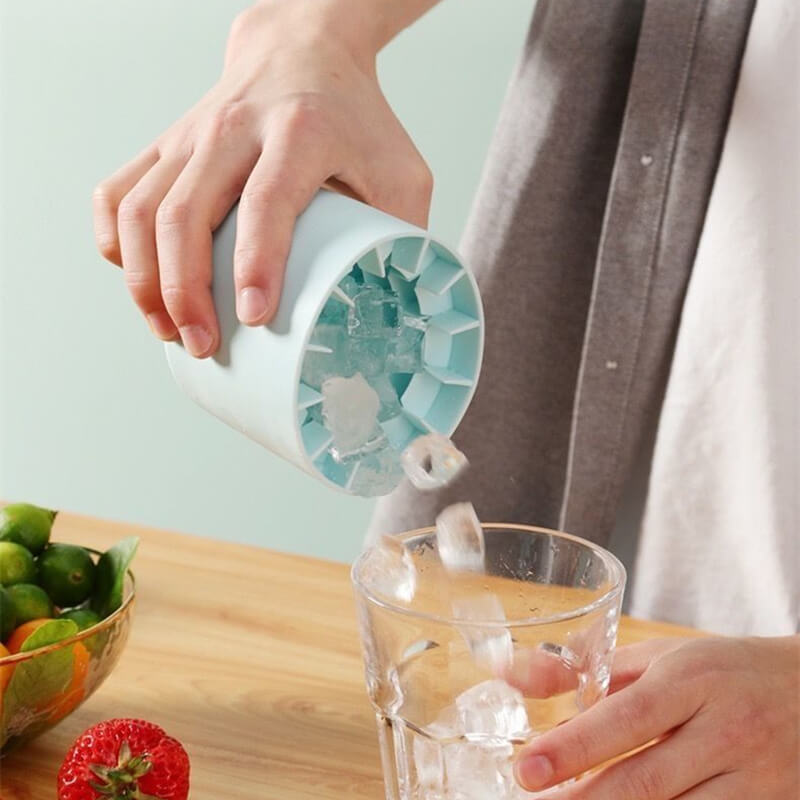 1+1 FREE | FrozenIce™ - Portable Silicone Ice Cube Maker with Lid
