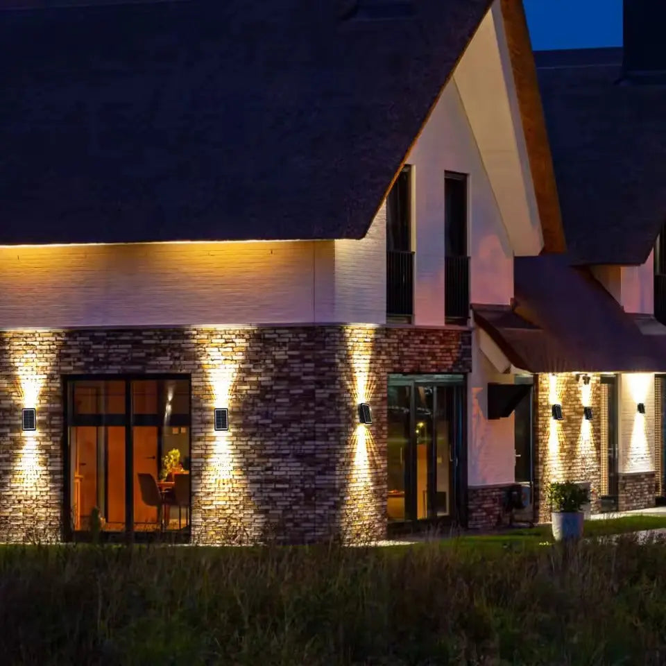Solar light with color play – For stylish evenings in the garden