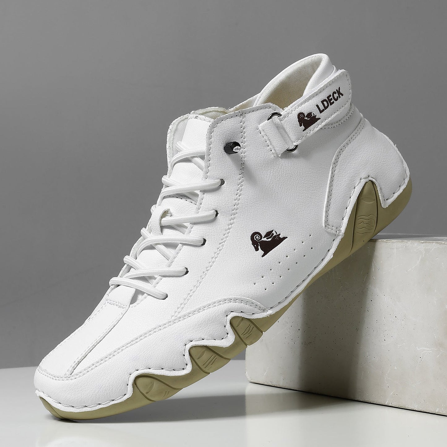 MinoLDeck – Orthopedic and Breathable Shoes