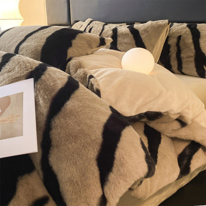 Eclectic Fluffy Bed Sheet Set With Zebra Pattern