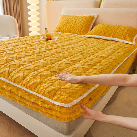 Contemporary Fluffy Fitted Mattress Cover With Diamond Pattern