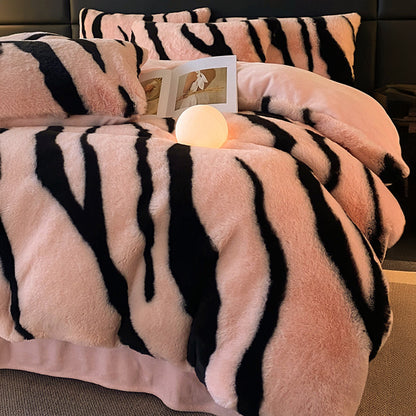 Eclectic Fluffy Bed Sheet Set With Zebra Pattern