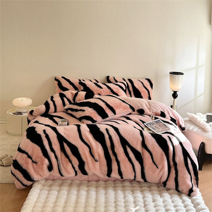Eclectic Fluffy Bed Sheet Set With Zebra Pattern