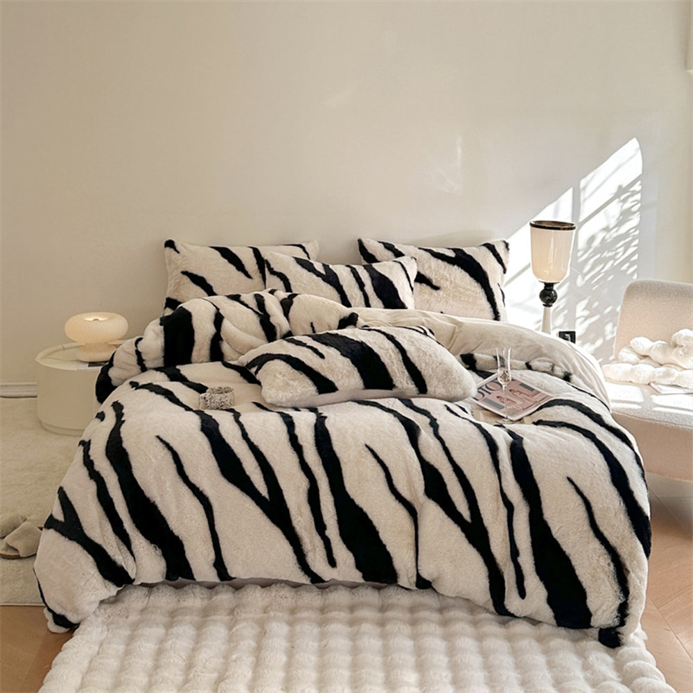Eclectic Fluffy Bed Sheet Set With Zebra Pattern