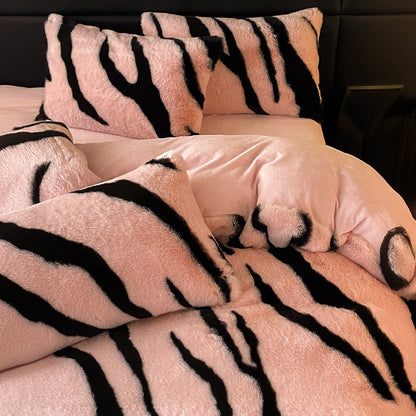Eclectic Fluffy Bed Sheet Set With Zebra Pattern