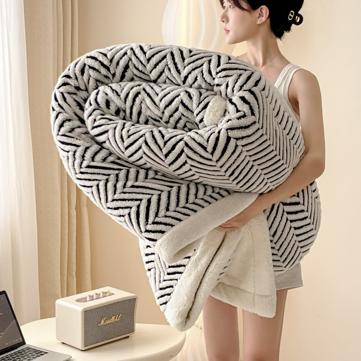 Modern Striped Jacquard Throw Blanket With Plush Texture