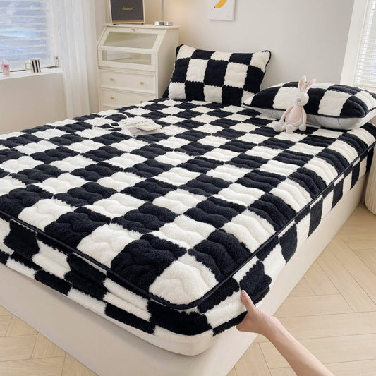 Contemporary Velvet Bedding Set with Checkered Pattern