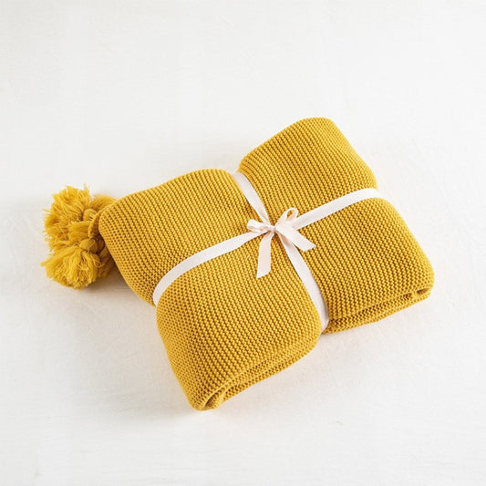 Minimalist Knit Throw Blanket with Chunky Texture