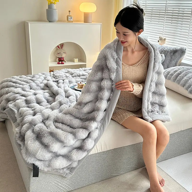 Modern Faux Fur Throw Blanket with Plush Texture