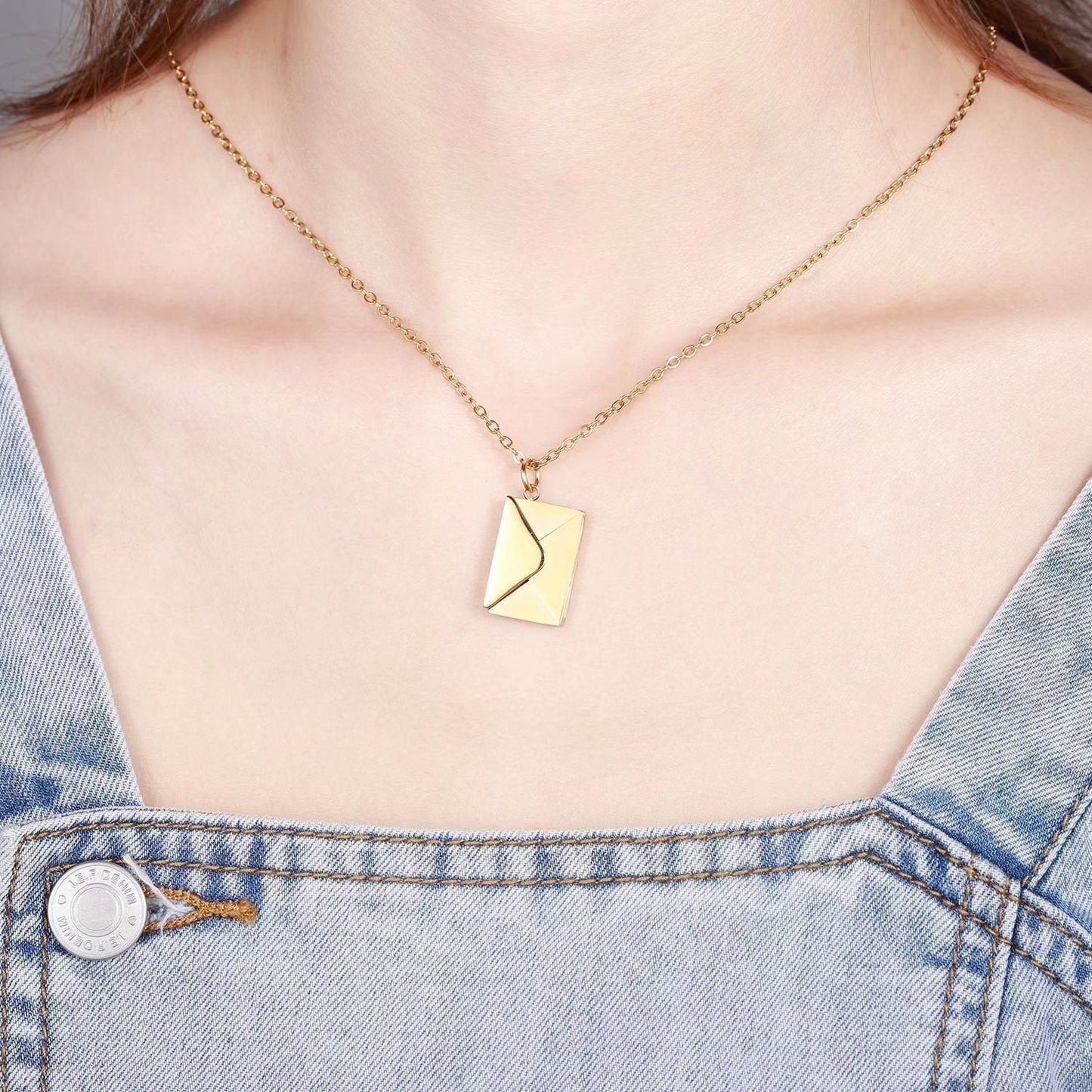LoveNote™ - Symbolises the act of exchanging love