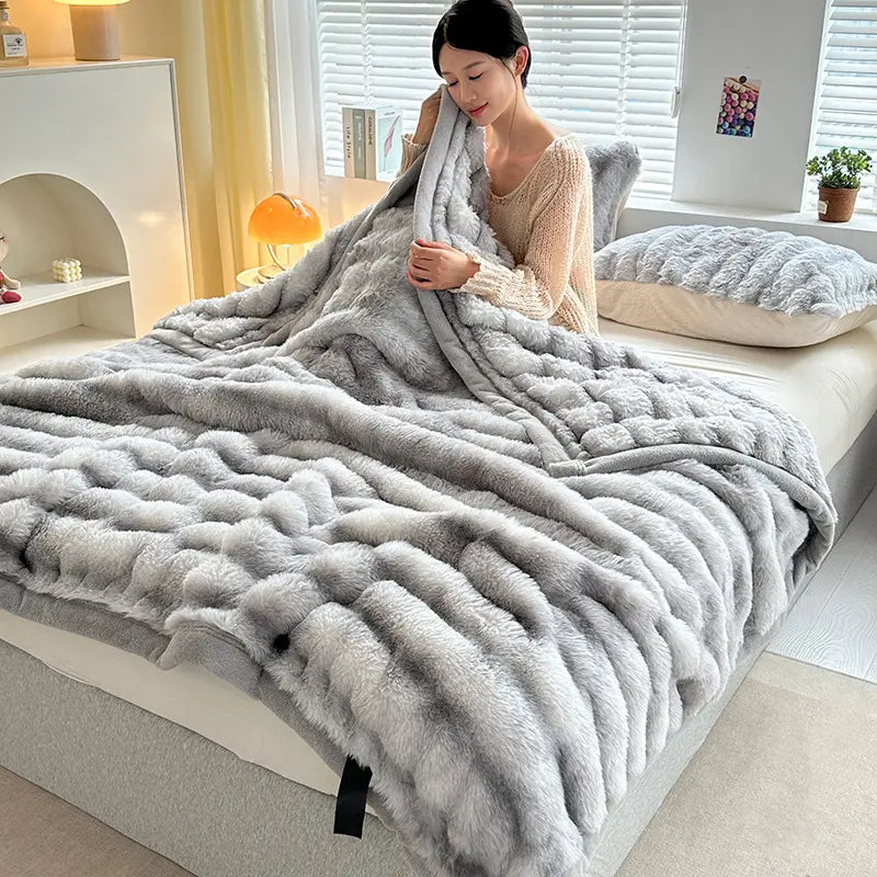 Modern Faux Fur Throw Blanket with Plush Texture