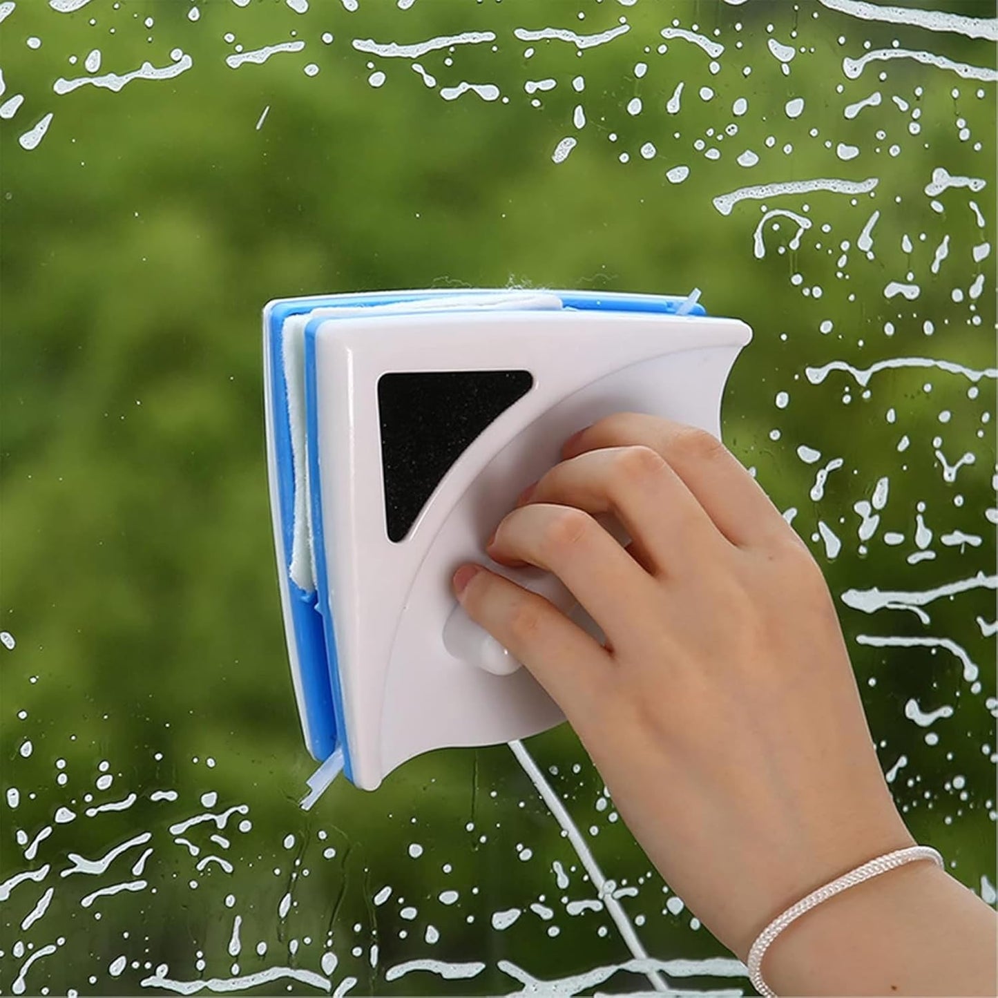Magnetic Window Cleaner™ - Clean Windows Effortlessly