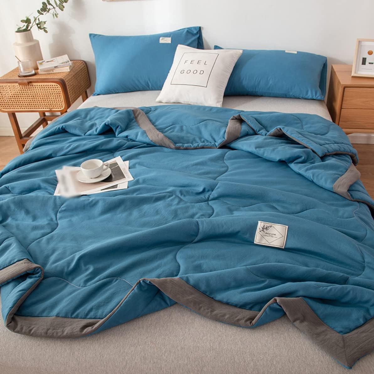 Minimalist Cotton Quilt with Stitched Pattern