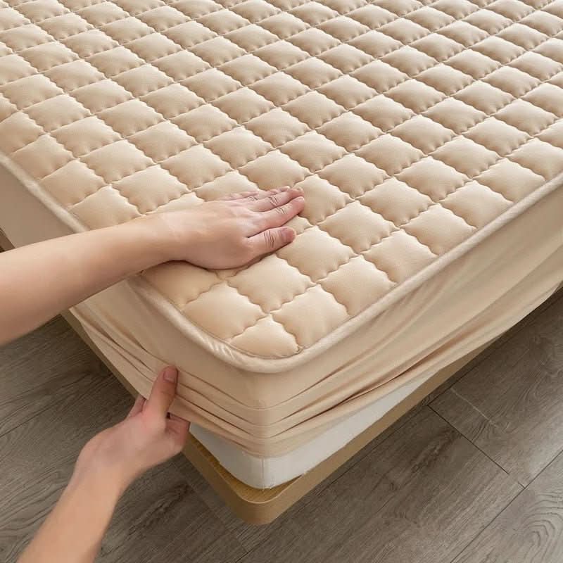 Quilted Mattress Cover With Cushioned Padding