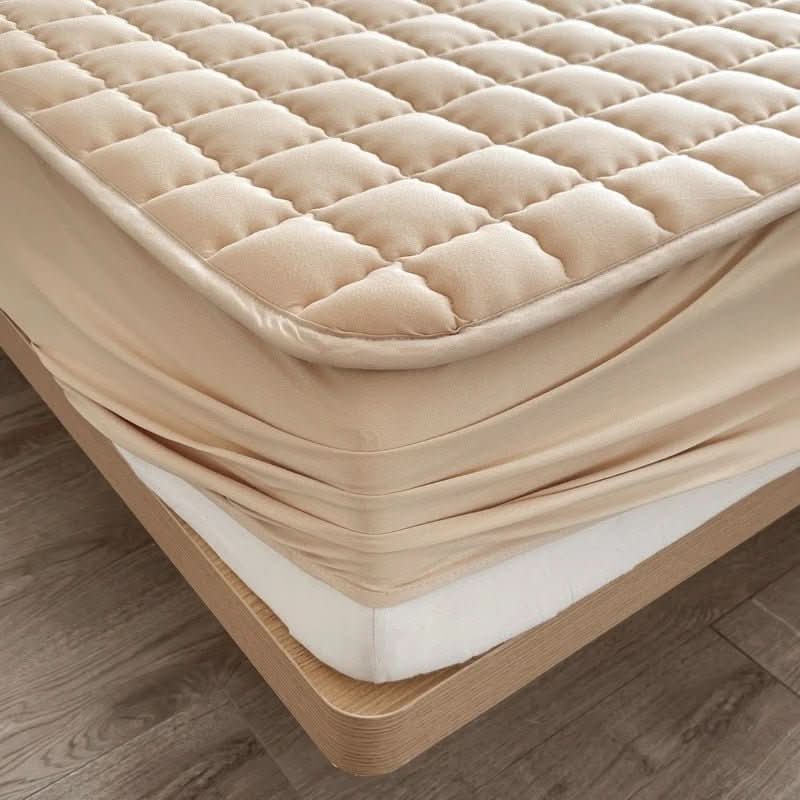 Quilted Mattress Cover With Cushioned Padding