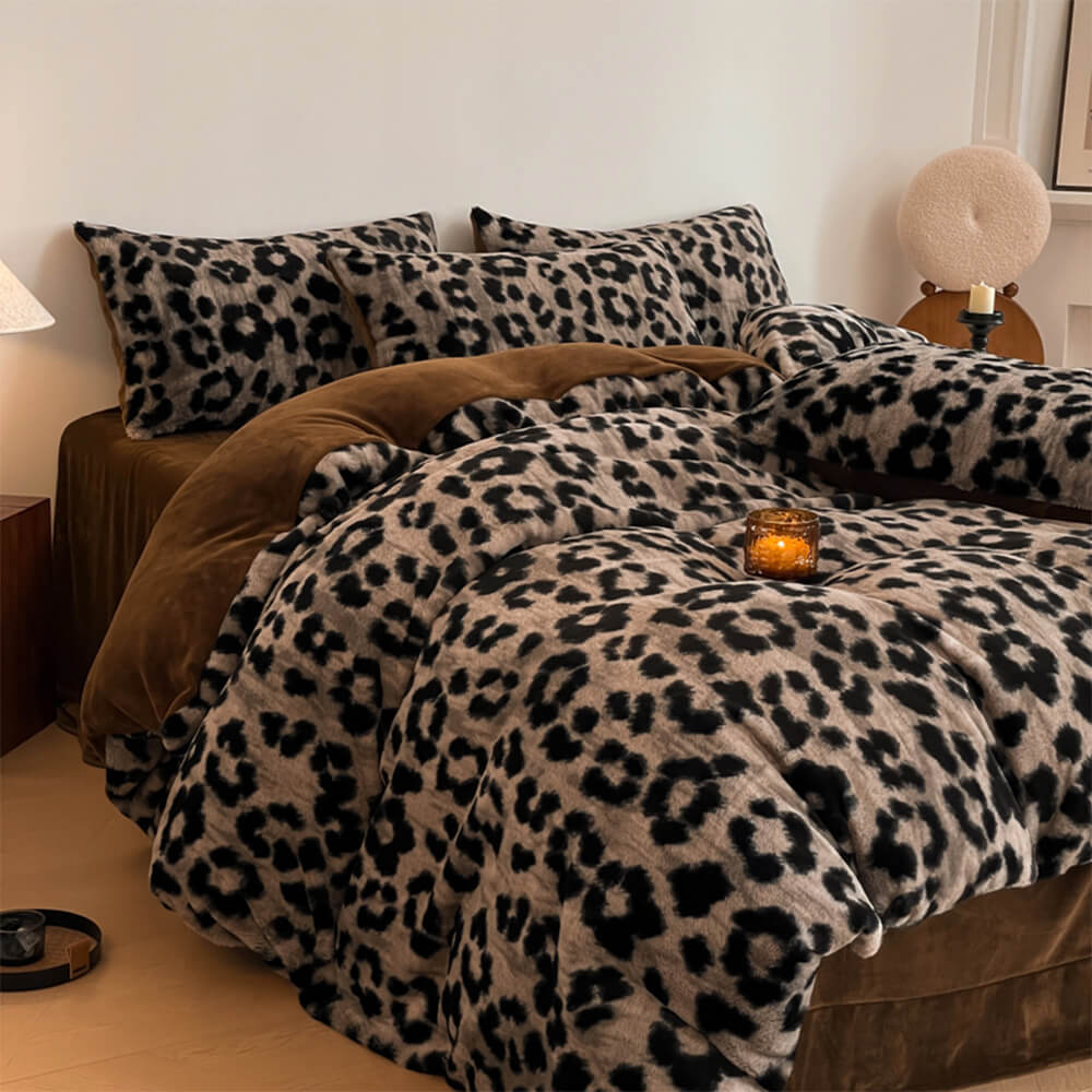 Velvet Leopard Print Bed Sheet Set With Plush Texture
