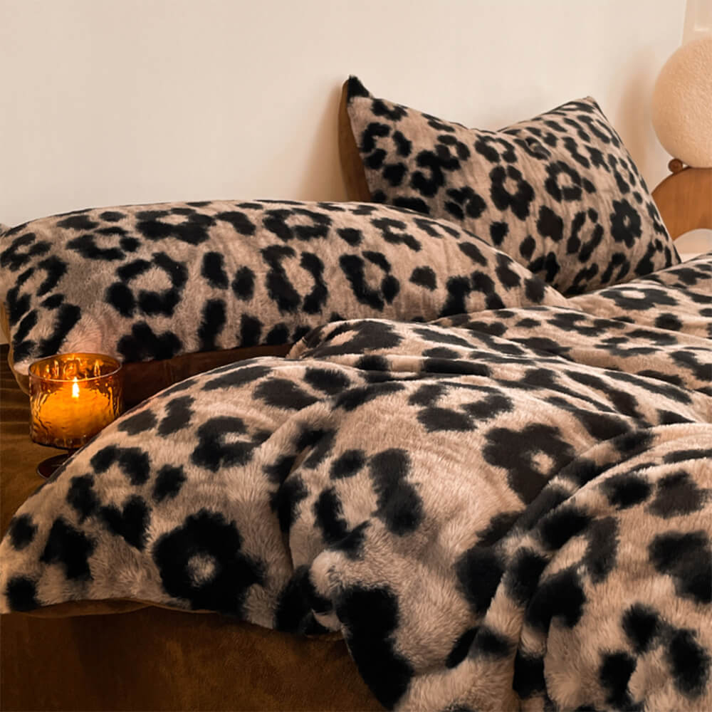 Velvet Leopard Print Bed Sheet Set With Plush Texture