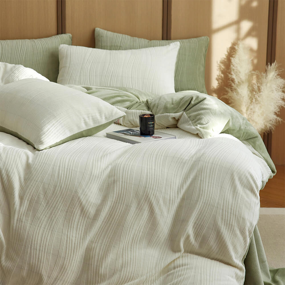 Modern Velvet Bed Sheet Set With Wavy Texture