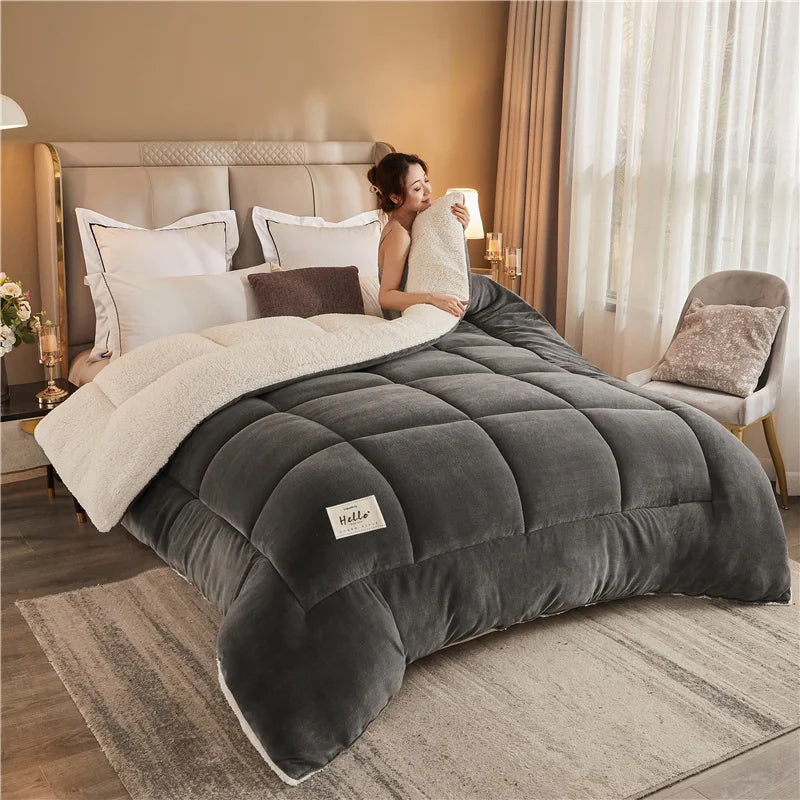 Contemporary Fleece-Lined Winter Comforter With Plush Texture