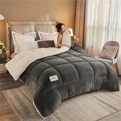Contemporary Fleece-Lined Winter Comforter With Plush Texture