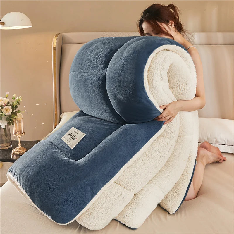 Contemporary Fleece-Lined Winter Comforter With Plush Texture