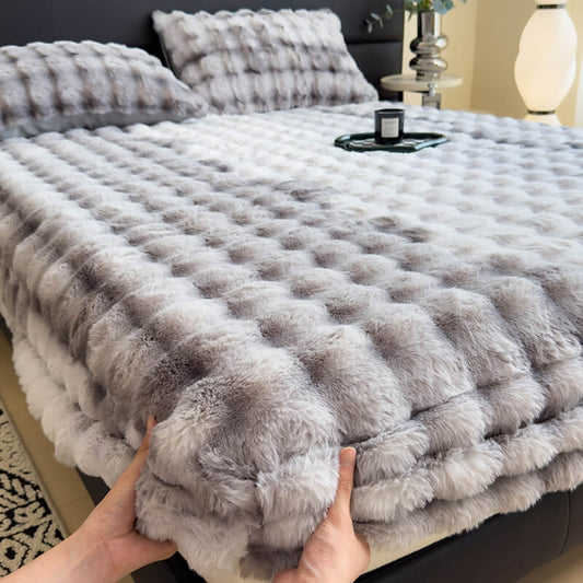 Luxurious Faux Fur Plush Fitted Sheet With Quilted Pattern