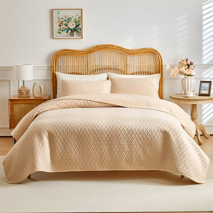 Minimalist Beige Quilted Bedspread Set